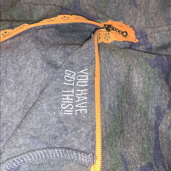 NEW-Woman’s Camouflage Easy Access Port TShirt -Green & Blue camouflage w/zipper - Picture 4 of 5